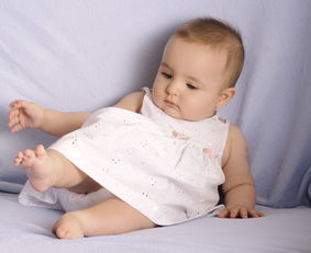 宝宝吃馒头几个月可以吃自己嚼吗？